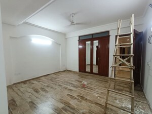 Room in 4 BHK Builder Floor at Greater Kailash ii – for Rent