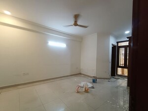 Room in 4 BHK Builder Floor at Greater Kailash ii – for Rent