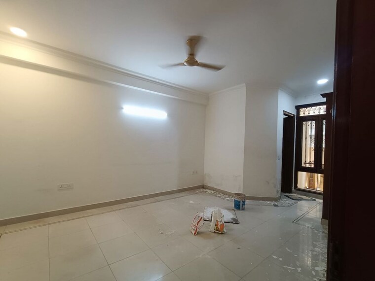 Room, greater kailash ii 4 Bedroom 300 Sq.Yd. Builder Floor In Greater Kailash ii Delhi 10386267