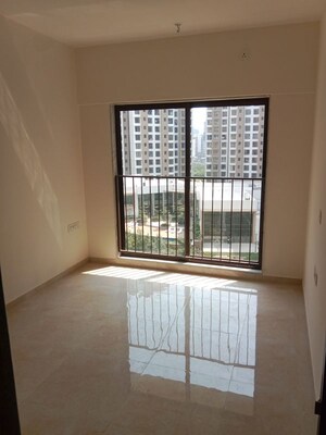 Room in 2 BHK Apartment at Sunteck Maxxworld 2, Naigaon East – for Rent
