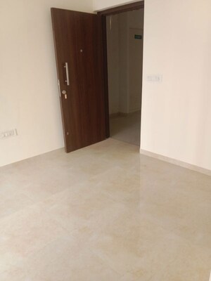 Room in 2 BHK Apartment at Sunteck Maxxworld 2, Naigaon East – for Rent