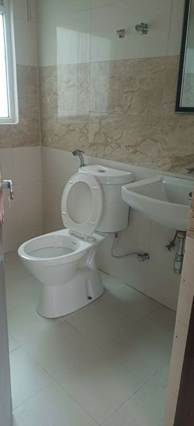 Bathroom, vvip-homes 2 Bedroom 1060 Sq.Ft. Apartment In Gaur City 2 Greater Noida 9555621