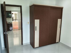 Room in 3 BHK Apartment at Shaikpet – for Rent