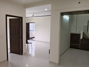 Room in 3 BHK Apartment at Shaikpet – for Rent