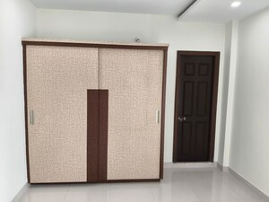 Room in 3 BHK Apartment at Shaikpet – for Rent