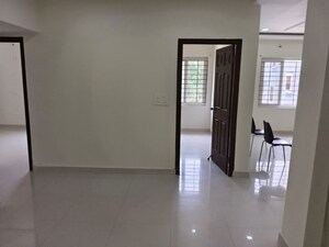 Room in 3 BHK Apartment at Shaikpet – for Rent