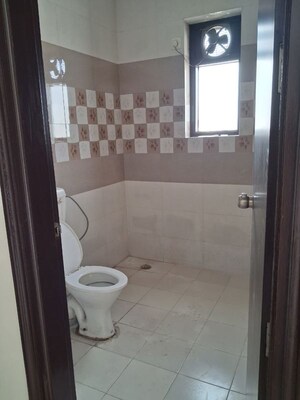 Bathroom in 2 BHK Builder Floor at Sector 46 – for Rent