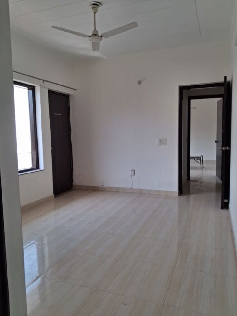 Room, sector 46 2 Bedroom 1450 Sq.Ft. Builder Floor In Sector 46 Gurgaon 10386384