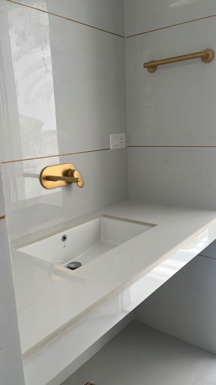 Bathroom, aerocity 2 Bedroom 900 Sq.Ft. Builder Floor In Aerocity Mohali 10386388
