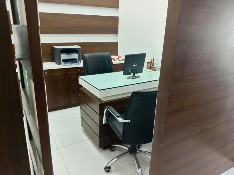 Team Area, platinum-techno-park Commercial Office Space 350 Sq.Ft. In Vashi Sector 30 Navi Mumbai 10386406