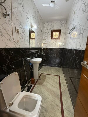 Team Area in 1 BHK Builder Floor at Sector 46 – for Rent