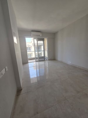 Room in 2 BHK Builder Floor at Signature Global City, Sector 37d – for Rent