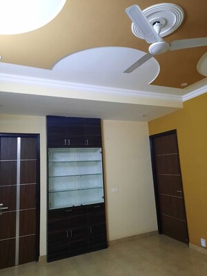 Building Lobby in 3 BHK Builder Floor at Sector 46 – for Rent