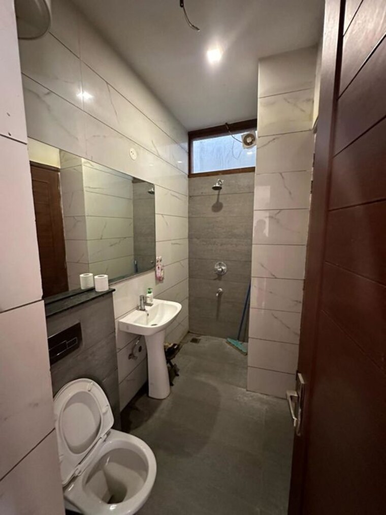 Bathroom, aerocity 2 Bedroom 1350 Sq.Ft. Builder Floor In Aerocity Mohali 10386460