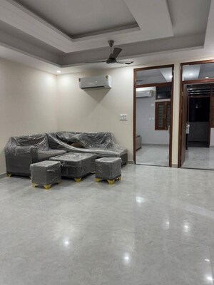 Parking in 2 BHK Builder Floor at Saket – for Rent