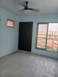 2 BHK Apartment For Rent in SRS Royal Hills