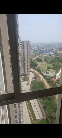 2.5 BHK + Study Room Apartment For Rent in Imperia Esfera
