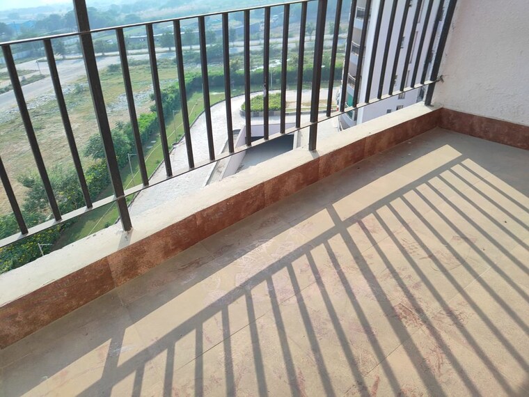 Balcony, pareena-express-heights 3 Bedroom 1970 Sq.Ft. Apartment In Sector 99 Gurgaon 10386494