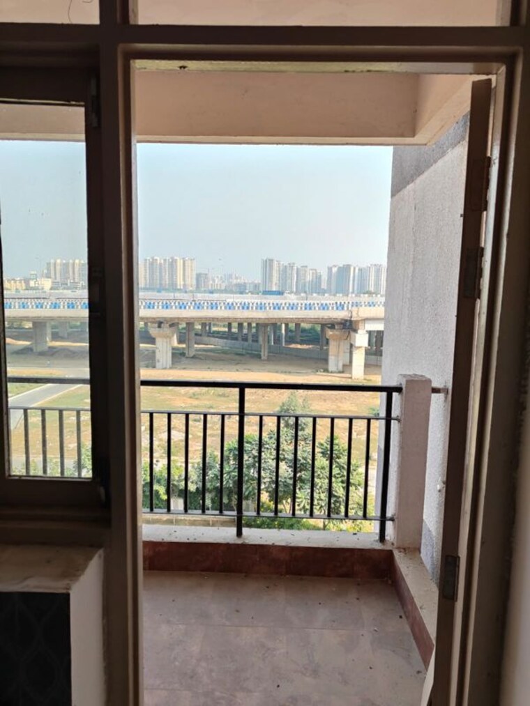 Balcony, pareena-express-heights 3 Bedroom 1970 Sq.Ft. Apartment In Sector 99 Gurgaon 10386494