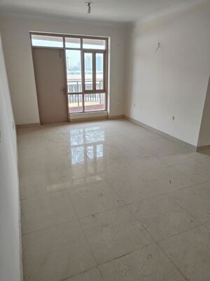 Room in 3 BHK Apartment at Pareena Express Heights, Sector 99 – for Sale