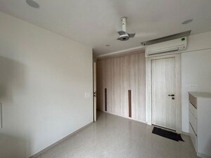 Room in 2 BHK Apartment at Hiranandani Eagleridge Wing B, Thane West – for Sale
