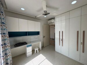 Room in 2 BHK Apartment at Hiranandani Eagleridge Wing B, Thane West – for Sale