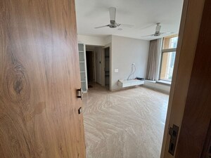 Room in 2 BHK Apartment at Hiranandani Eagleridge Wing B, Thane West – for Sale