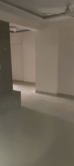 Room in 3 BHK Apartment at Ascent Savy Ville De Phase III, Raj Nagar Extension – for Rent