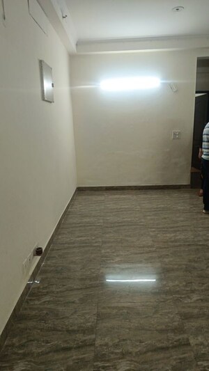 Room in 3 BHK Apartment at Aims Golf City, Sector 75 – for Rent