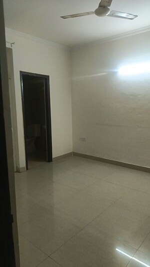 Room in 3 BHK Apartment at Aims Golf City, Sector 75 – for Rent