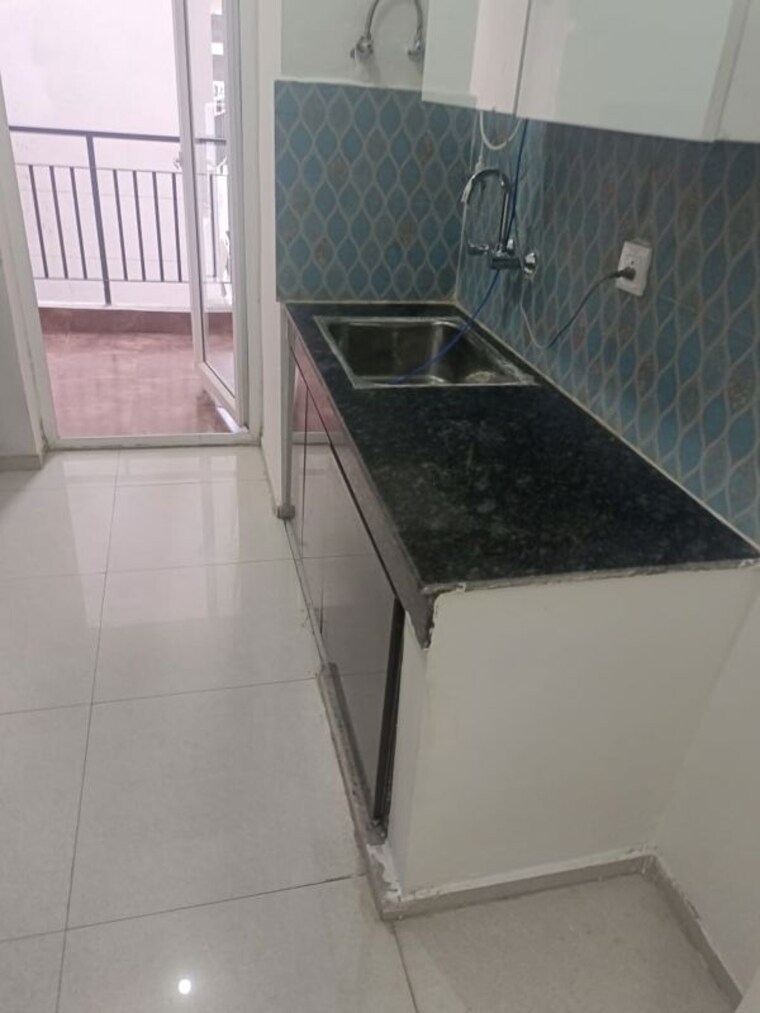 Balcony, pareena-express-heights 3 Bedroom 1950 Sq.Ft. Apartment In Sector 99 Gurgaon 10386626