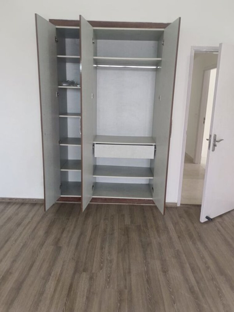 Room, pareena-express-heights 3 Bedroom 1950 Sq.Ft. Apartment In Sector 99 Gurgaon 10386626