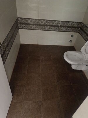 Bathroom in 3 BHK Apartment at Pareena Express Heights, Sector 99 – for Rent