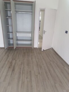 3 BHK + Servant Room Apartment For Rent in Pareena Express Heights