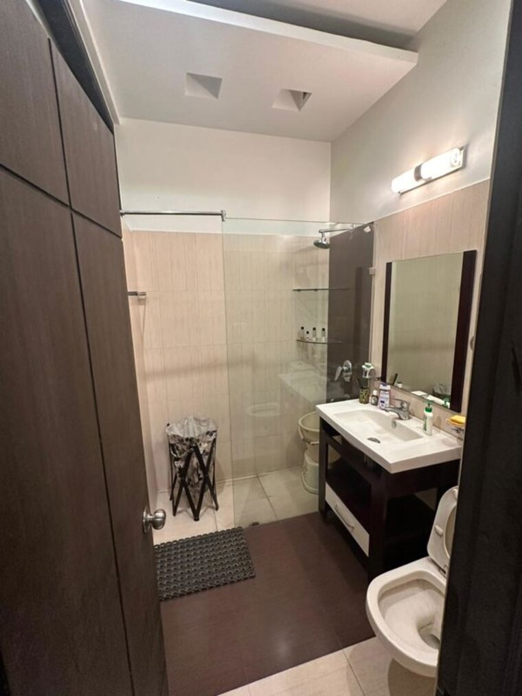 Bathroom, rajguru nagar 3 Bedroom 1500 Sq.Ft. Apartment In Rajguru Nagar Ludhiana 10386428