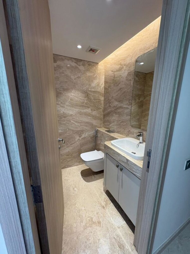 Bathroom, rustomjee-crown 4 Bedroom 2370 Sq.Ft. Apartment In Prabhadevi Mumbai 10386717