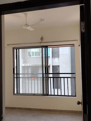 Room in 3 BHK Apartment at Diamond Garden, Chembur – for Rent