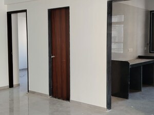 Room in 3 BHK Apartment at Diamond Garden, Chembur – for Rent
