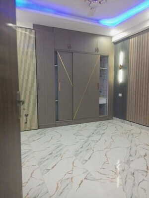 Room in 1 BHK Builder Floor at Sunshine Apartments Sector 73, Sector 73 – for Sale