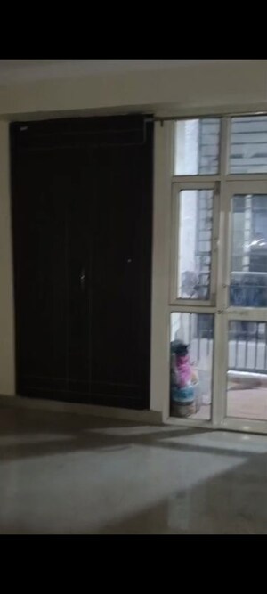 Building Lobby in 3 BHK Builder Floor at Hajipur – for Rent
