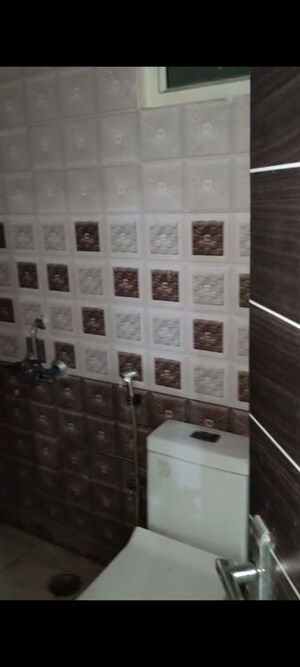 Bathroom in 3 BHK Builder Floor at Hajipur – for Rent
