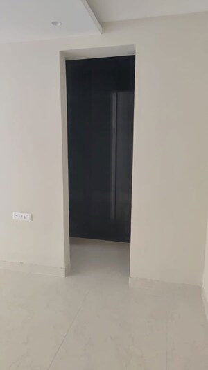 Room in 3 BHK Apartment at Skyline Elevate, Ramgarh Bhudda – for Rent