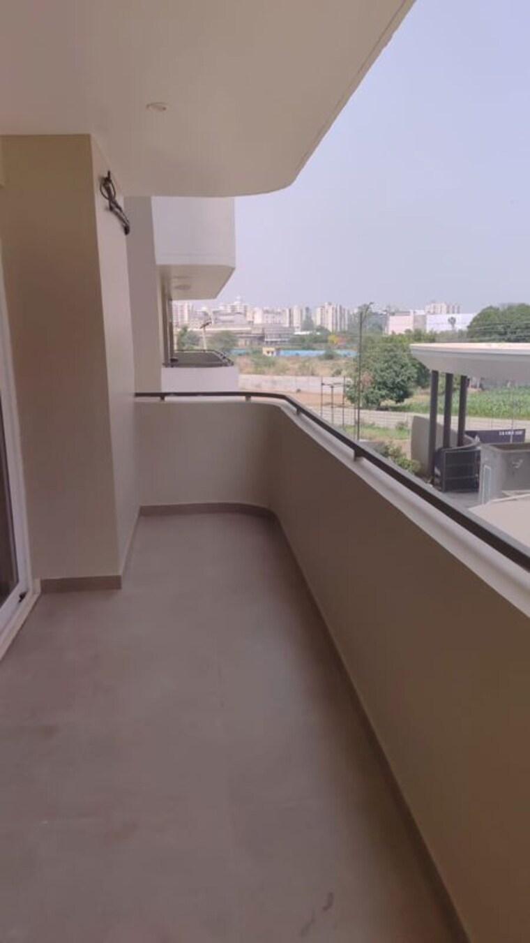 Balcony, skyline-elevate 3 Bedroom 1463 Sq.Ft. Apartment In Ramgarh Bhudda Zirakpur 10386747
