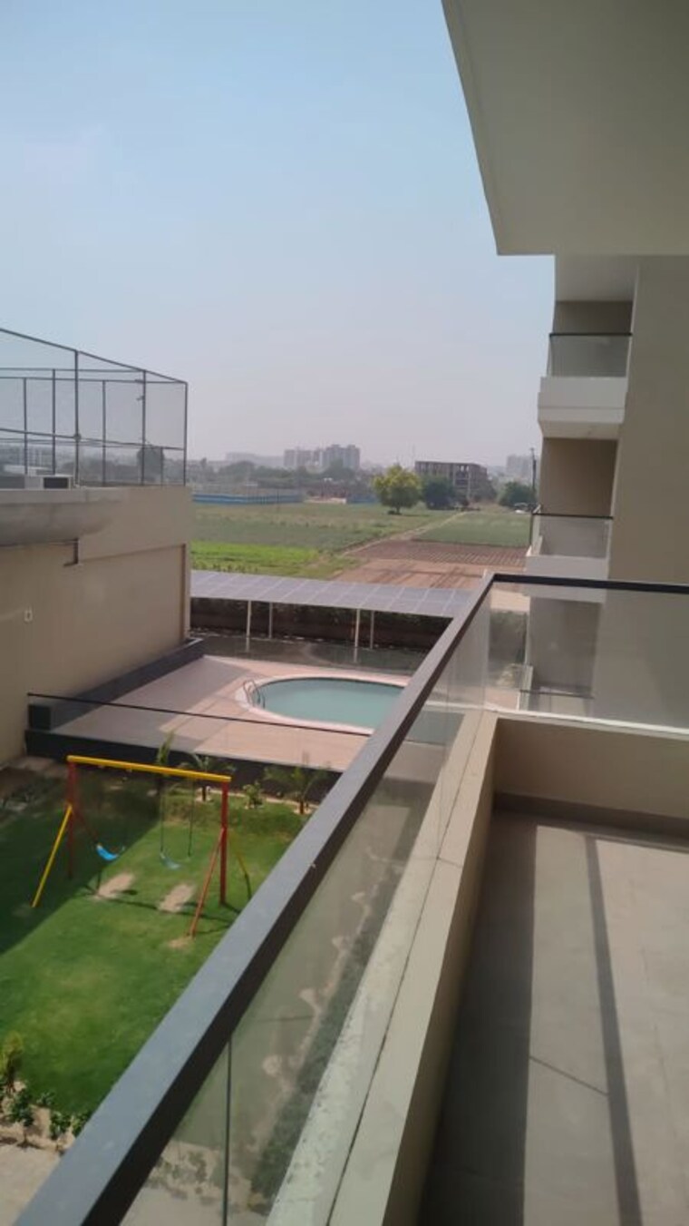 Balcony, skyline-elevate 3 Bedroom 1463 Sq.Ft. Apartment In Ramgarh Bhudda Zirakpur 10386747