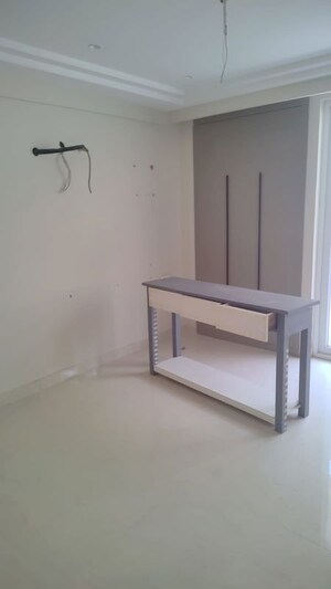 Room in 3 BHK Apartment at Skyline Elevate, Ramgarh Bhudda – for Rent