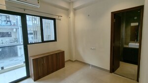 Room in 3 BHK Apartment at Suncity Vatsal Valley, Gwal Pahari – for Rent