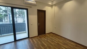 Room in 3 BHK Apartment at Suncity Vatsal Valley, Gwal Pahari – for Rent