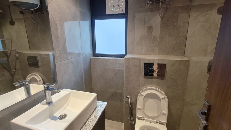 Bathroom, suncity-vatsal-valley 3 Bedroom 1430 Sq.Ft. Apartment In Gwal Pahari Gurgaon 10386764