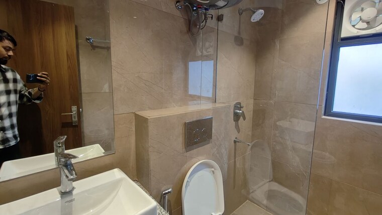 Bathroom, suncity-vatsal-valley 3 Bedroom 1430 Sq.Ft. Apartment In Gwal Pahari Gurgaon 10386764