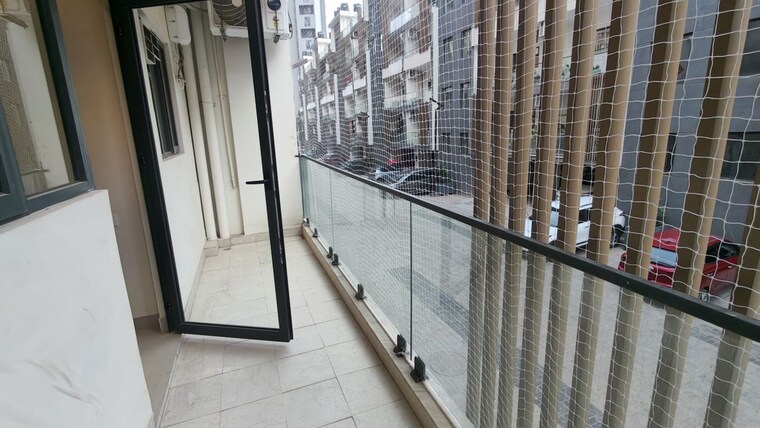 Balcony, suncity-vatsal-valley 3 Bedroom 1430 Sq.Ft. Apartment In Gwal Pahari Gurgaon 10386764